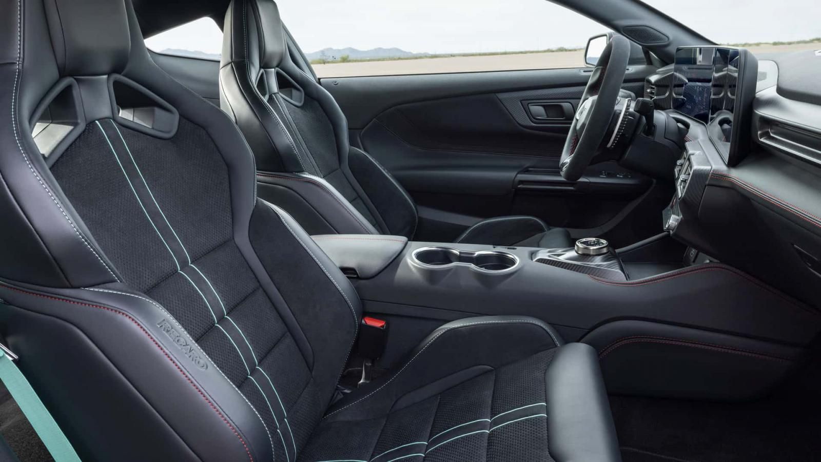 Αυτή είναι η νέα και αγριεμένη Ford Mustang Dark Horse SC
